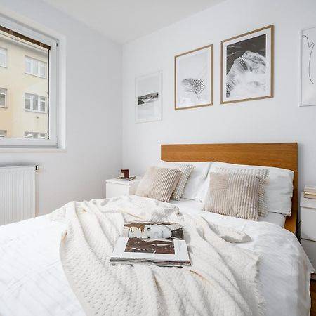 Prague Days - Bright Apartment - Balcony - Private Parking Екстериор снимка